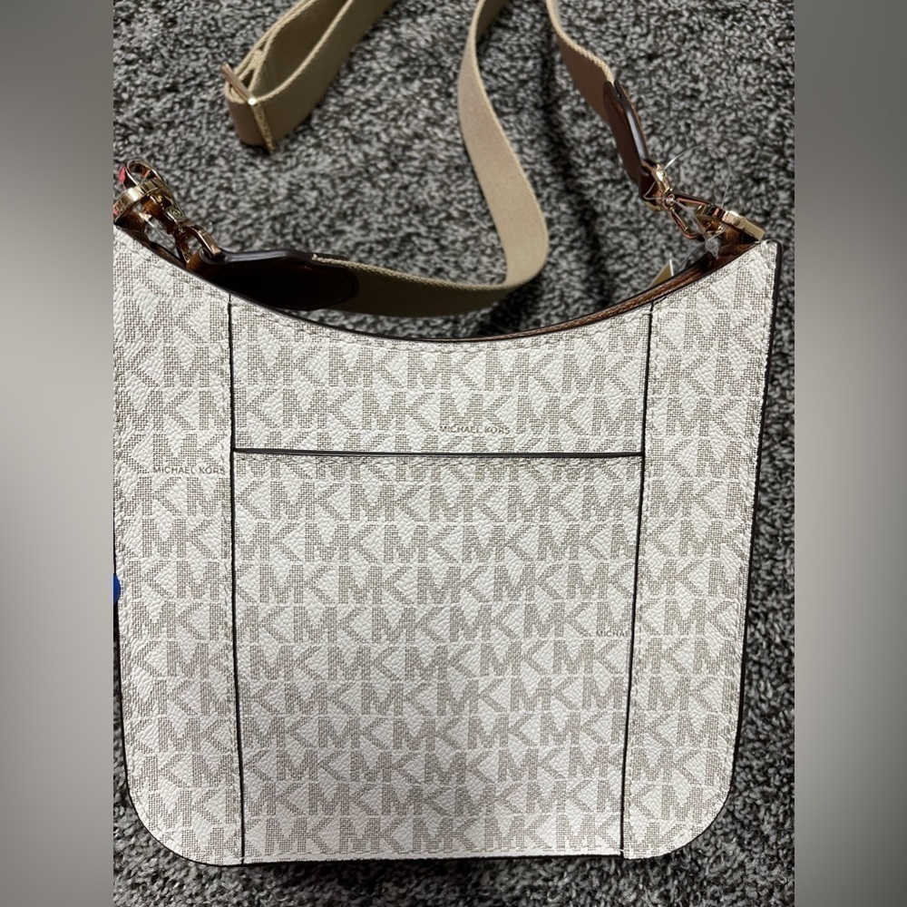 New Michael Kors small messenger bag - Picture 2 of 4